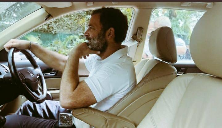 drajoykumar's tweet photo. अडानी पर 'आँच' ना आए इसीलिए @RahulGandhi  पर 'जाँच' का जाल बुन रही है सरकार!!!

'सावरकर समझे क्या......!!!!' https://t.co/9DxpqwdCE0