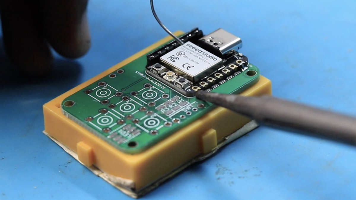 IMtechiesms's tweet image. BLE/WiFi Remote to control your Phone, Laptop or even your home appliances.
🎥 - youtu.be/SVlm7QU5Nkk
Project made using #ESP32C3 Board from @seeedstudio
@esp32com @ESP32net