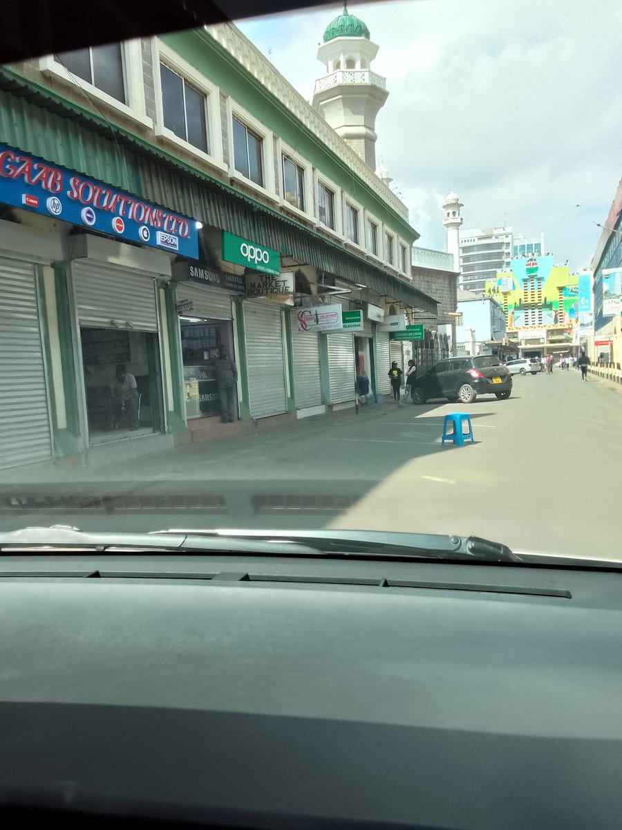 Hon_Hire's tweet photo. Streets of Nairobi. Almost all businesses closed. https://t.co/FEM41k25ZU