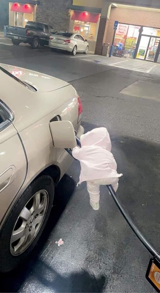 thenihiin's tweet photo. My 7 month old daughter said "mommy you're single, I understand how hard it is to do things on your own sometimes. I love you please let me pump for you, it's the least I could do" ❤️grateful for her fr.. https://t.co/ggrI71JdMH