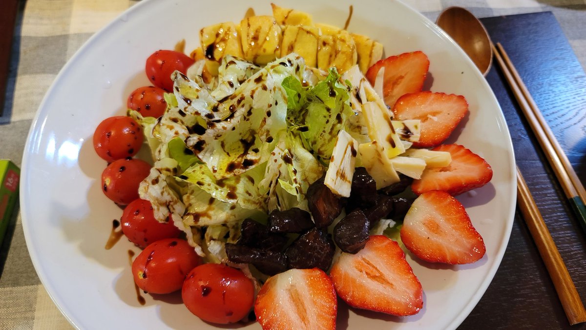 colahomeS2's tweet photo. 다이어트하고있는거같은데 분명 살이찐다.. 
상암 메박 오징어 맛있음ㅎ https://t.co/Ylmf6AgXlL