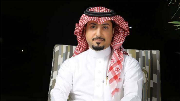 ScreenMix's tweet photo. سعد العنزي :

"الأنثى اللي تدخن أو تعمل بمكان مختلط تسقط من عيني لأني أعتبرها سلعة!" https://t.co/Ybv9mP7YjV