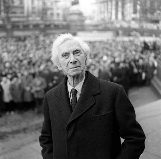 Dünyanın sorunu, akıllılar hep kuşku içindeyken aptalların küstahça kendilerinden emin olmalarıdır.
- Bertrand Russell