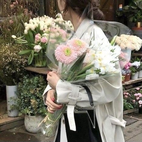 etherealdior's tweet photo. happy first day of spring 🌸 https://t.co/c8kf2ermFK