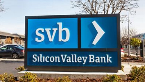 rpkampuchea's tweet image. #EEUU La Corporación Federal de Seguro de Depósitos partirá el Silicon Valley Bank en -al menos- 2 pedazos para venderlo, de acuerdo con informes. #FDIC #Prepares #To #Break #Up #Silicon #Valley #Bank
