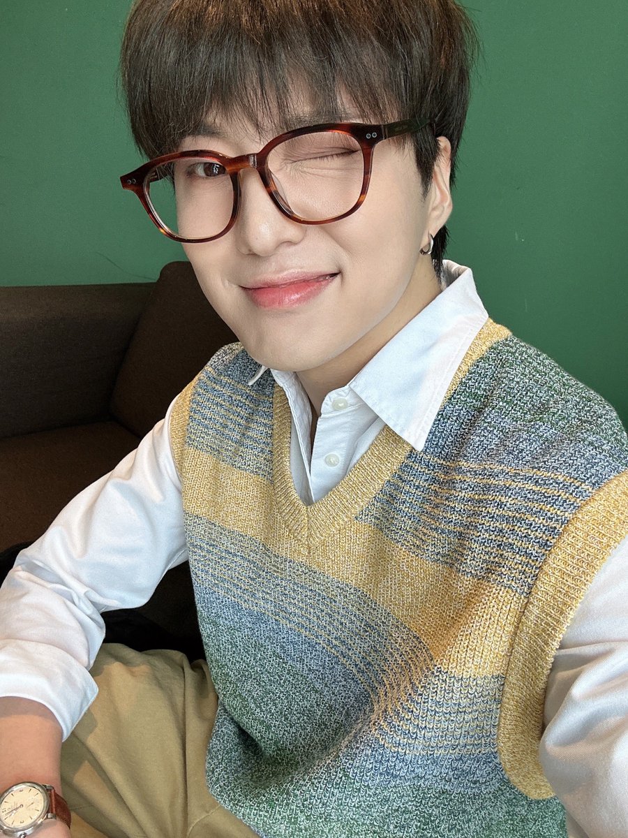 ChaeS2_WINNER's tweet photo. 진짜 개존잘이다 .. https://t.co/tKoqSJMiKr