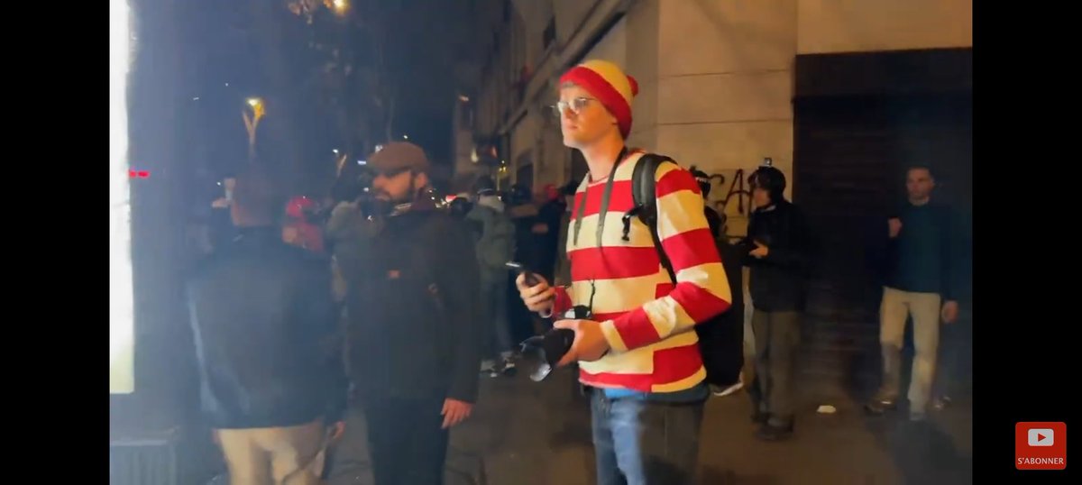 FirebornSeira's tweet photo. @MrAssholeManest @HumansNoContext @Mediavenir Found Waldo 👀 he's out here supporting the cause 😤🫡✊️ https://t.co/lcFOVUSHWO