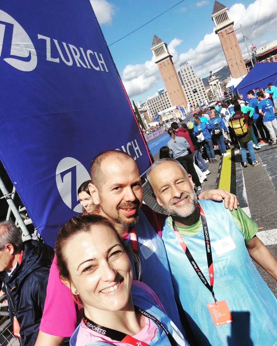 PEUesport's tweet photo. #podolegs 

Hem format part d’un gran equip de #podolegs a la @maratobarcelona , amb @enricviolan  i grans companys i amics @joanlluchpodobcn @lauraplanasortega @inaki.berrueta @injuli @avixavi1 @loleta_pb @podologiasabadell @silviabracero @hernandezgervilla @brauroger https://t.co/vtIZcqbwUA