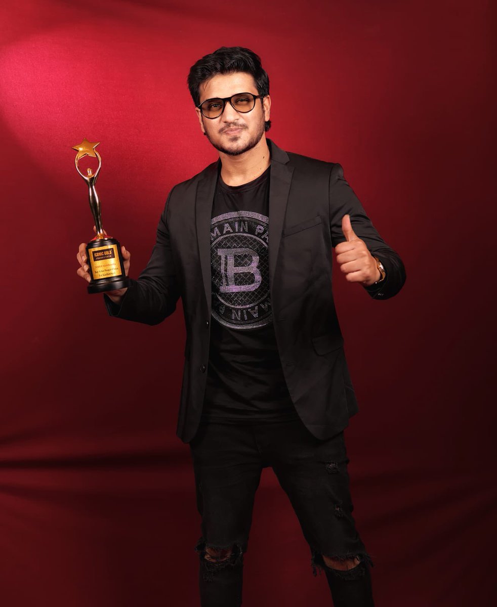 #NikhilSiddharth Won Best Actor Popular Choice for his performance in the #Karthikeya2

#karthikeya2hindi