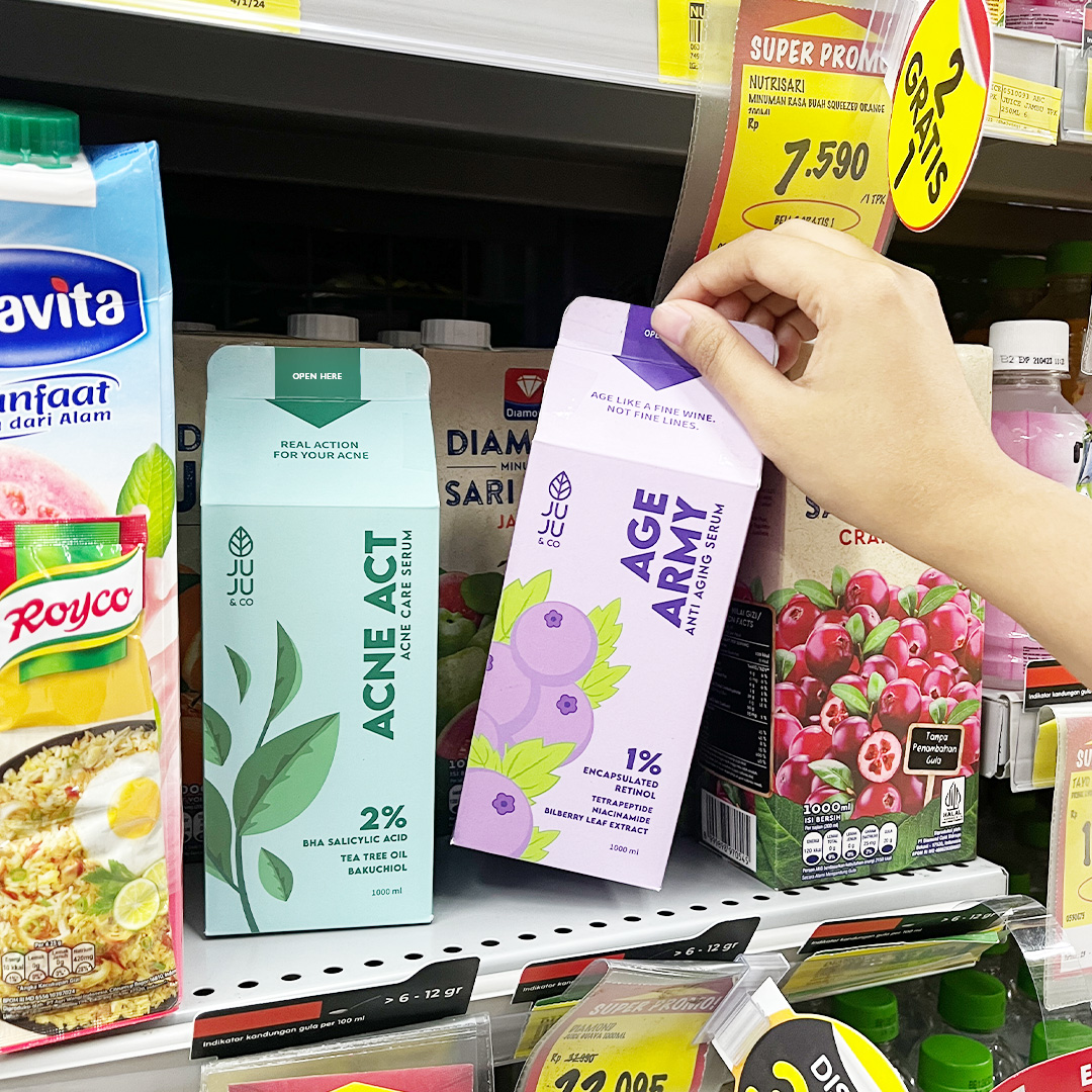 Banyak banget yang bilang kalau packaging box JUJU &amp; CO mirip seperti jus, eiiitsss tapi jangan sampai diminum yaaa JUJU Gang xixi🤣