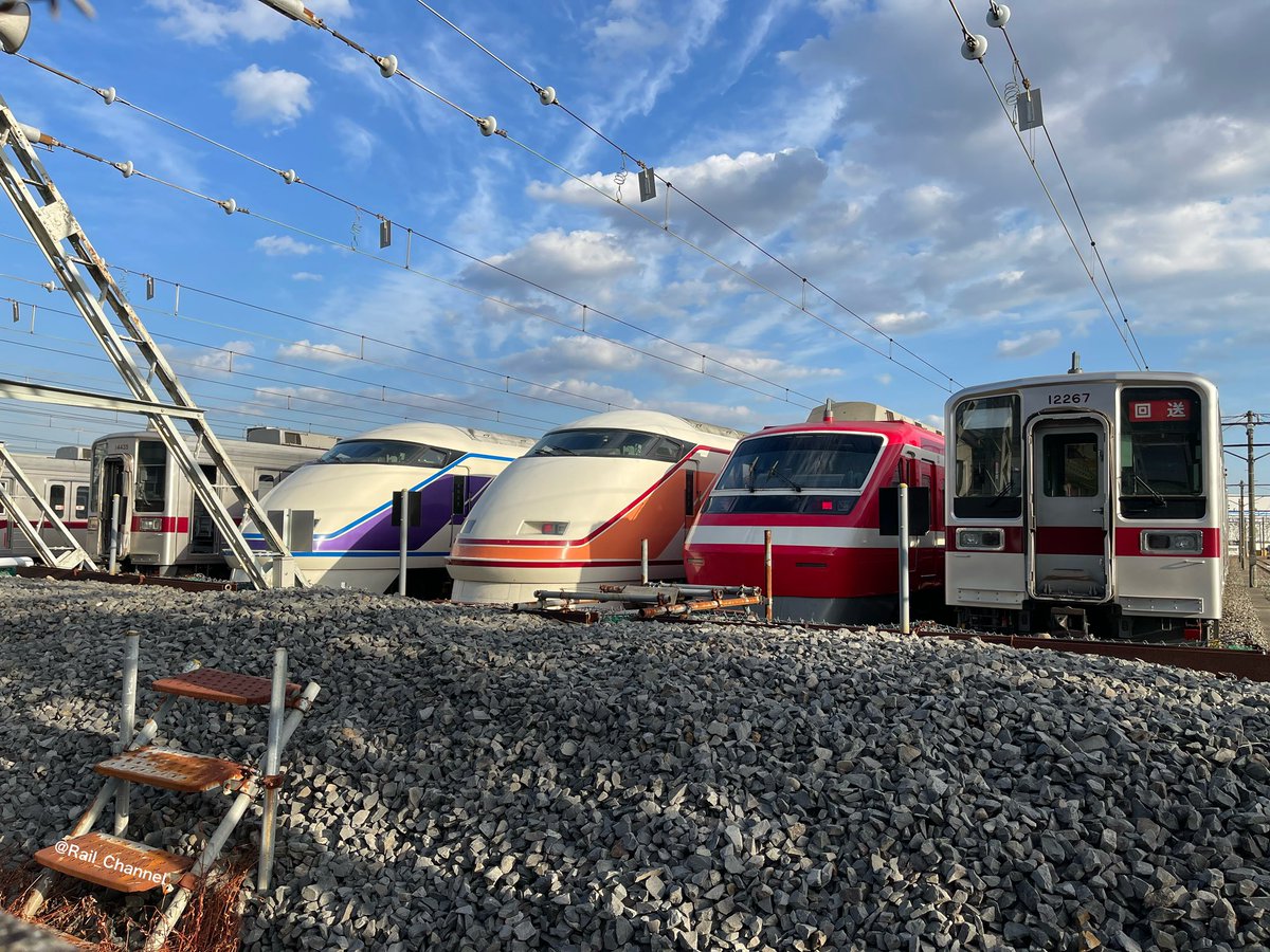 Rail_Channel's tweet image. 2023.3.20の #春日部支所
今日も #801F #804F #11203F が居ますね。18日もこの3編成が居たわけだから、館林ワンマン車の出入りは不定期？ 夜中とかどうなってるか気になりますね。別の時間帯に入出庫があるのか？ あ、これ書いてるうちに #205F が入庫

#800型 #10000型 #10030型 #11257F #11267F