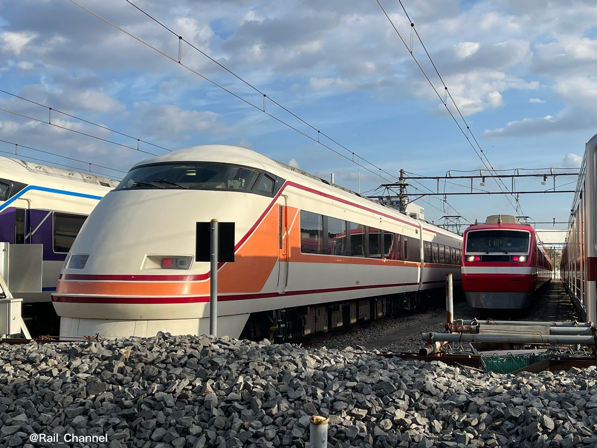 Rail_Channel's tweet image. 2023.3.20の #春日部支所
今日も #801F #804F #11203F が居ますね。18日もこの3編成が居たわけだから、館林ワンマン車の出入りは不定期？ 夜中とかどうなってるか気になりますね。別の時間帯に入出庫があるのか？ あ、これ書いてるうちに #205F が入庫

#800型 #10000型 #10030型 #11257F #11267F