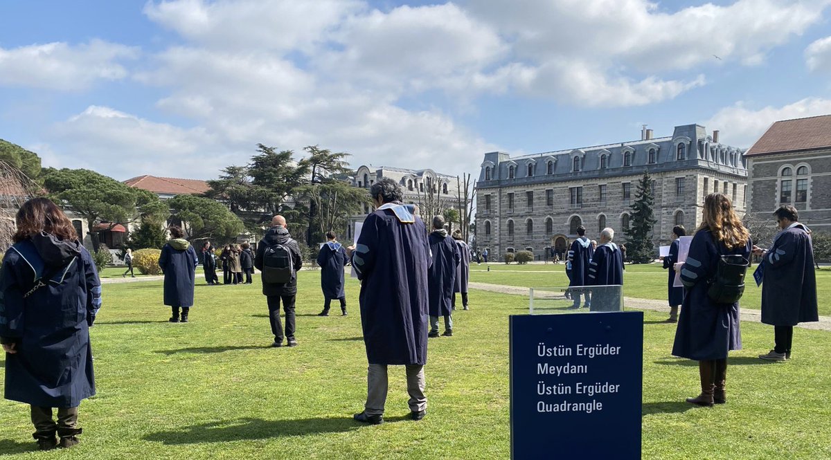 yunusunbabasi's tweet photo. 20 Mart 2023 Boğaziçi Üniversitesi Akademisyenleri Nöbeti no. 549. Direnişin 116. haftası/806. günü✌🏽March 20, 2023 Bogazici University Faculty Vigil #549/116th week/806th day of the resistance @UniBogazici #KabulEtmiyoruzVazgeçmiyoruz @unibogazici_en #WeDoNotAcceptWeDoNotGiveUp https://t.co/A7mRscEU4h