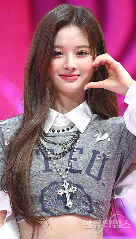 koreavibenews's tweet photo. [📷] 230320 엔믹스 '엑스페르고' 쇼케이스 - 설윤
NMIXX 'expérgo' Showcase - Sullyoon

🖇 https://t.co/OQOJPvTSBO

#엔믹스 #NMIXX #Love_Me_Like_This 
#한류타임스 #HanryuTimes https://t.co/I3roAY8vov