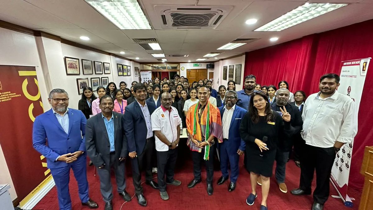 KLSICCI's tweet photo. 𝐃𝐈𝐀𝐋𝐎𝐆𝐔𝐄 𝐒𝐄𝐒𝐒𝐈𝐎𝐍 𝐁𝐄𝐓𝐖𝐄𝐄𝐍 𝐓𝐇𝐄 𝐈𝐍𝐃𝐈𝐀 - 𝐌𝐀𝐋𝐀𝐘𝐒𝐈𝐀 𝐘𝐎𝐔𝐓𝐇 𝐄𝐗𝐂𝐇𝐀𝐍𝐆𝐄 𝐀𝐍𝐃 𝐒𝐓𝐔𝐃𝐘 𝐏𝐑𝐎𝐆𝐑𝐀𝐌𝐌𝐄 𝐃𝐄𝐋𝐄𝐆𝐀𝐓𝐈𝐎𝐍

https://t.co/9sRoMIR4sa

𝑹𝒆𝒑𝒐𝒓𝒕𝒆𝒅 𝒃𝒚 𝑲𝑳𝑺𝑰𝑪𝑪��� 𝑷𝑹 , 𝑴𝒆𝒅𝒊𝒂 &amp; 𝑩𝒓𝒂𝒏𝒅𝒊𝒏𝒈 https://t.co/VBPfLZcUmJ
