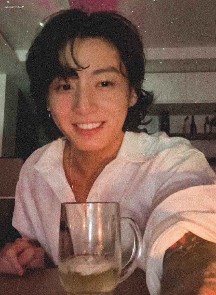 dipuu_'s tweet photo. I vote #LeftandRight for #BestMusicVideo at #iHeartAwards https://t.co/emwBLqkXsJ