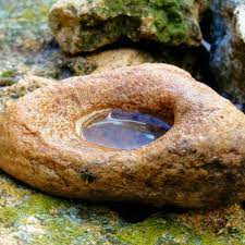 emilio_delrio's tweet photo. "Gutta cavat lapidem, no vi, sed saepe cadendo"
(La gota perfora la piedra, no por la fuerza, sino por la constancia)
Esta sentencia se basa en el gran poeta latino Ovidio, que nacía tal día como hoy en el 43 a.C. en el centro de Italia (en Sulmona) https://t.co/u0jMZq2dUt