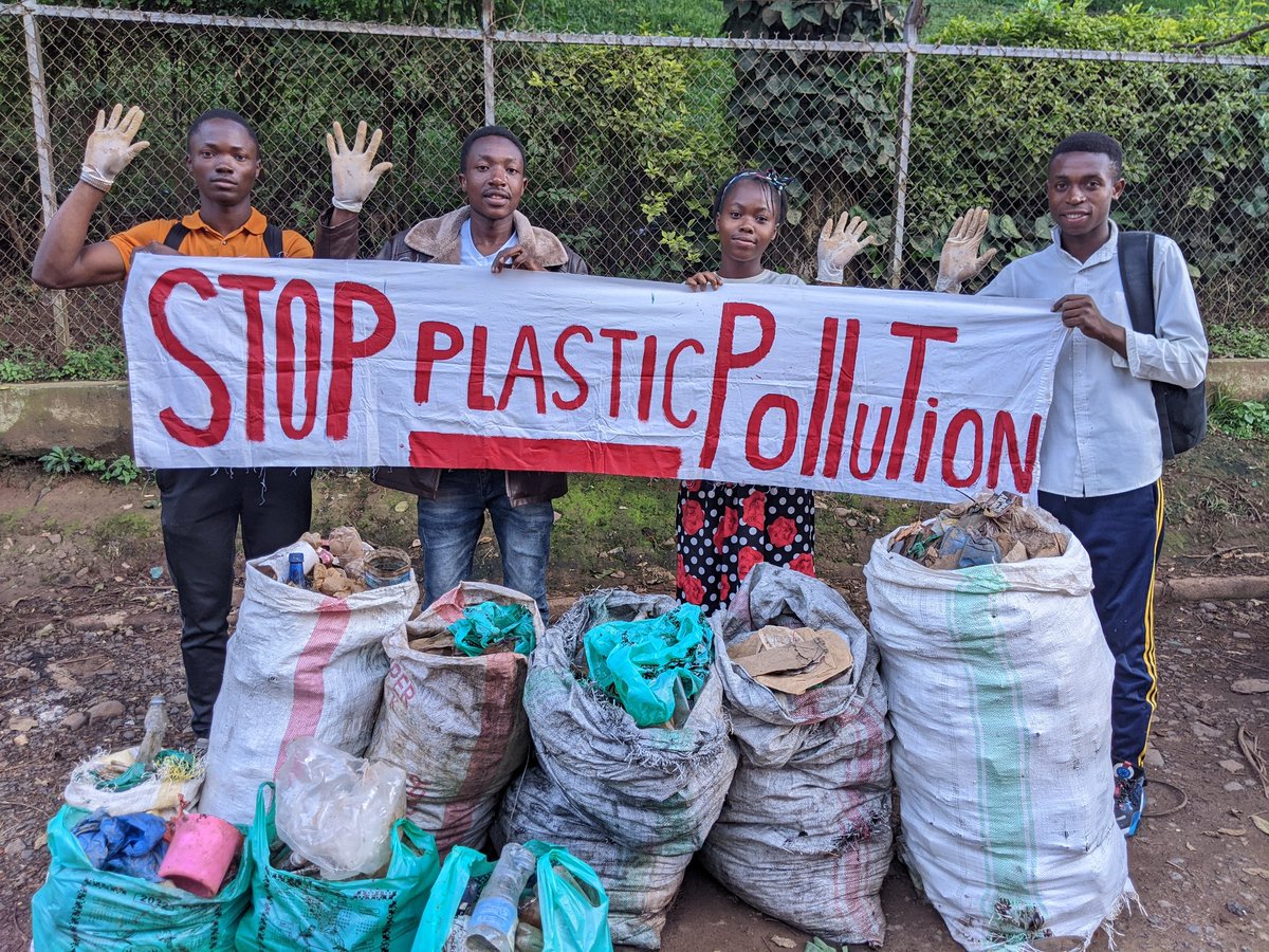 Because there is no planet B, We continue with the fight against plastic pollution week 2, we collect them in the streets to avoid that they end up in Lake Kivu. #CongoSafi #CleenUpWeekend #Riseupmovement