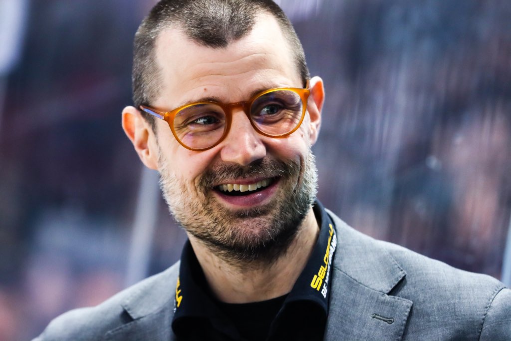 Liiga_SaiPa's tweet photo. Ville Hämäläinen jatkaa SaiPan päävalmentajana.

Tiedote ja Villen haastattelu: https://t.co/fJ12PLmuOT

📸: Teemu Saarinen

#SaiPa #Liiga https://t.co/0zwkXQriBK