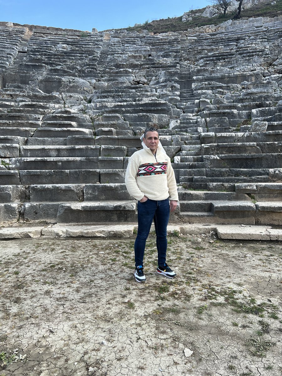 ARSLANEVREN1981's tweet photo. 🙋🏻‍♂️
#xanthos #letoon #global #karadere #seydikemer #boks #boxing #uluslararası #international #gecesi #night https://t.co/bMEClVg8CB