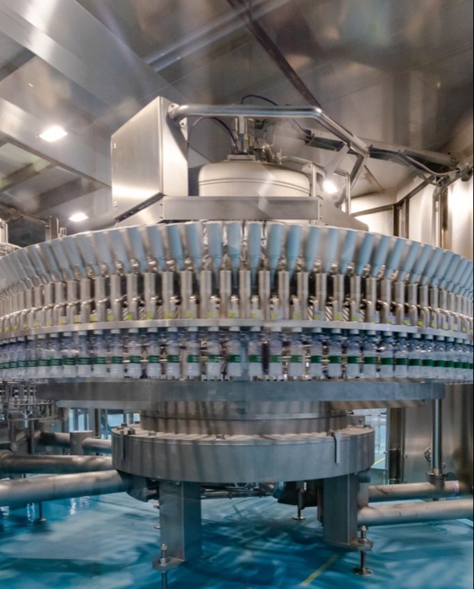 KronesAG's tweet photo. Beer connoisseurs & experts take note!π How do you fill beer quickly and foam-free? With a beer filler from Krones, our #Modulfill. The use of swirlers at the filling valve outlet guarantees foam-free filling. Suitable for all types of beer!π»#Krones #KronesAG #GermanBlingBling https://t.co/Ful4d2Uiop