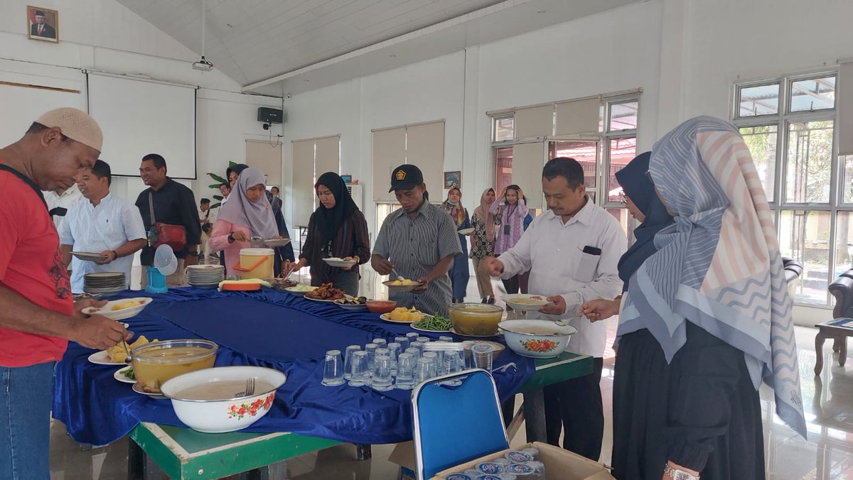 bpkxxi's tweet photo. Acara dilanjutkan dengan silaturahmi di lingkungan Balai Pelestarian Kebudayaan Wilayah XXI dalam rangka menyambut bulan puasa Ramadan 1444 H / 2023 yang dilaksanakan di aula Balai Pelestarian Kebudayaan Wilayah XXI. https://t.co/nePIKt0dxc