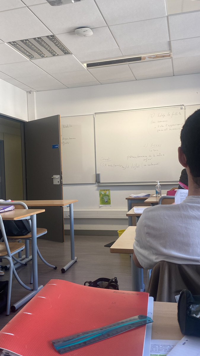 Adaaam_7's tweet photo. school #nobac https://t.co/tL1eJD7YgF