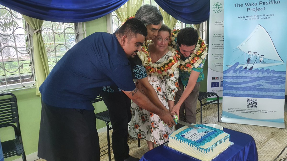 DesMarine's tweet photo. So much to be grateful for today.
For @Pacific_2030 @FijiCouncil welcoming us in their space, knowledge &amp; networks.
For Pacific Auditor (SAIs) working tirelessly on oversight. 
For @EUPasifika for allowing us to continue exploring accountability of public finances.
#VakaPasifika https://t.co/mRY36INFkc