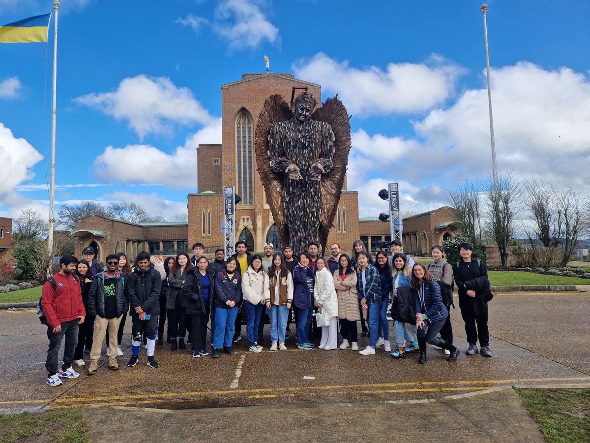 Visitor attraction management in a church is so much more than you think. It's a constant challenge to make (most) stakeholders happy while making enough money.
MSc International Tourism Management students from @SHTMatSurrey went to #GuildfordCathedral last week
#TOURISMatSurrey