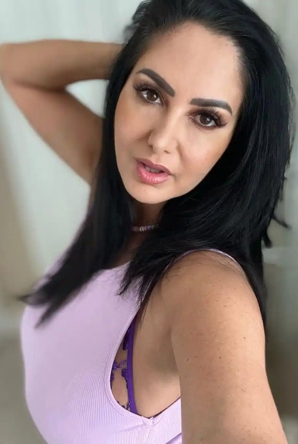 kellie_veronica's tweet photo. Hello everyone ✋♥️ https://t.co/1E7mLTHf91