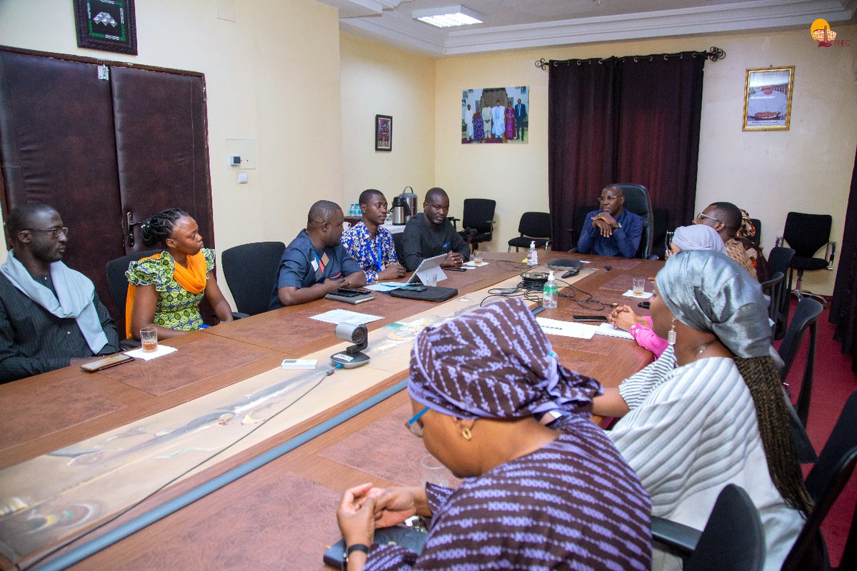 ANECNiger's tweet photo. @MSaidilMoctar à travers l’ANEC pour la parfaite organisation et le succès du 1er sommet des Alumni du YALI qui avait pour thème « le Pari d’un Leadership constructif dans un contexte d’insécurité, de crise migratoire et de menaces environnementales » https://t.co/m7C1nGTyrX