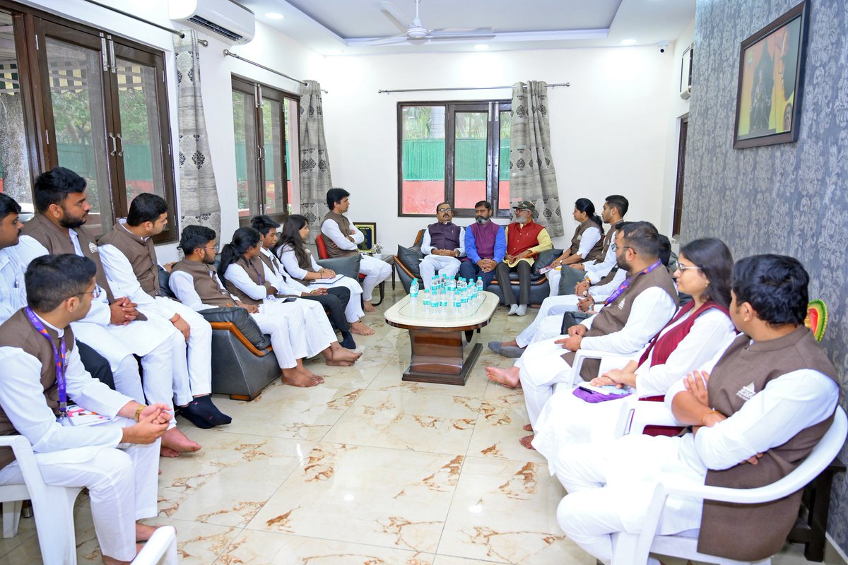 mit_sog's tweet photo. Day 4, we had the opportunity to meet Shri Gajanan Kirtikar, Danish Ali (MP Lok Sabha), Prakash Karat Former General Secretary CPI(M) & also visited Association for Democratic Reforms
.
.
.
#mit_sog #mit #wpu #mitwpu #mit @KDanishAli @GajananKirtikar #studytour https://t.co/vglpmsTIZC
