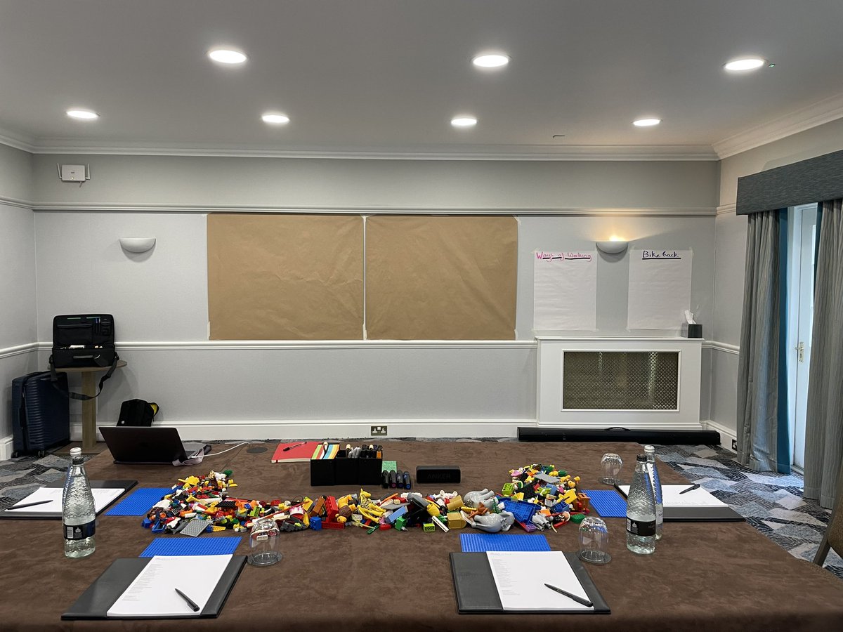 Is there anything more exciting than a room freshly prepared and the possibilities of what will come? #facilitation #LegoSeriousPlay #facilitator #ILoveStationary