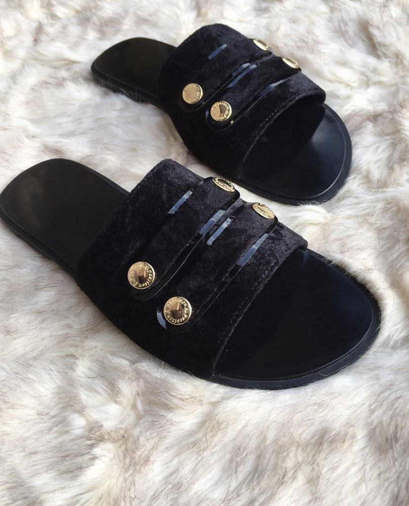 ohgracieoguns's tweet photo. Hi good morning 
My name is Gracie 
I’m a shoemaker 
This is what I do to earn a living 
Please retweet if you ever come across this on your TL 🙏🙏
Call/WhatsApp: 08177248373 https://t.co/jQS6VYt9IY