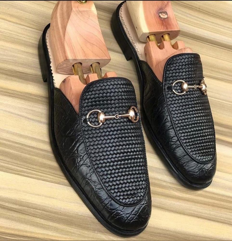 ohgracieoguns's tweet photo. Hi good morning 
My name is Gracie 
I’m a shoemaker 
This is what I do to earn a living 
Please retweet if you ever come across this on your TL 🙏🙏
Call/WhatsApp: 08177248373 https://t.co/jQS6VYt9IY