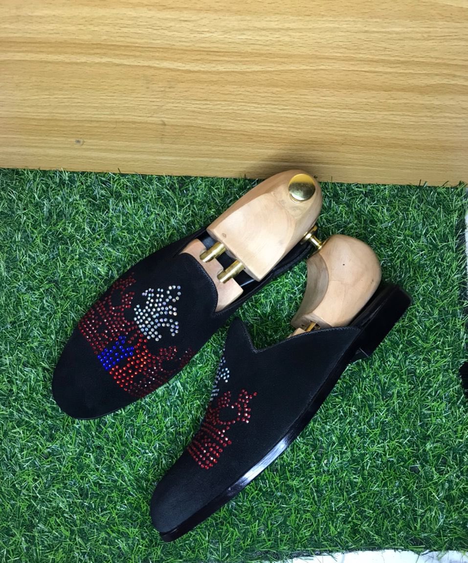 ohgracieoguns's tweet photo. Hi good morning 
My name is Gracie 
I’m a shoemaker 
This is what I do to earn a living 
Please retweet if you ever come across this on your TL 🙏🙏
Call/WhatsApp: 08177248373 https://t.co/jQS6VYt9IY