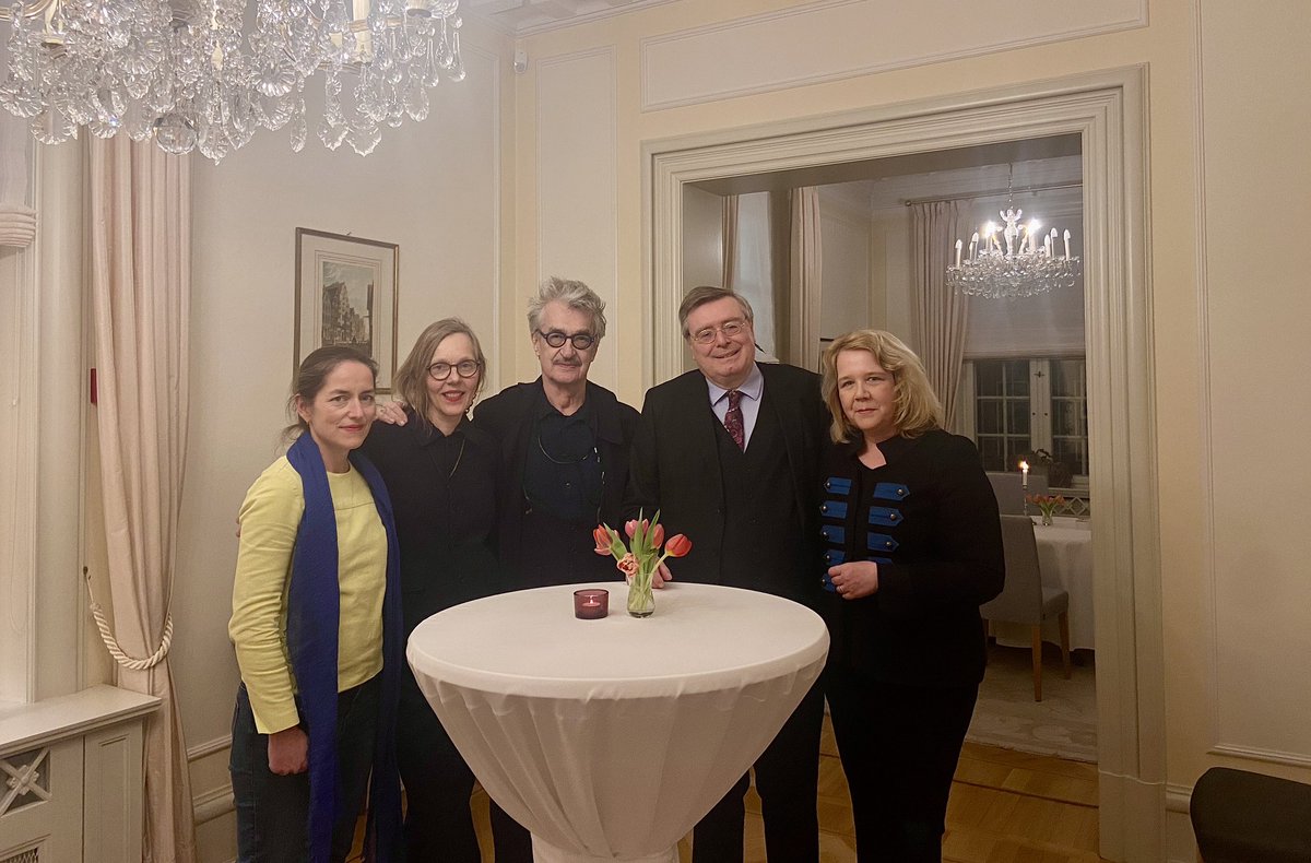 I aftes tog vi imod den legendariske filmskaber og kunstner Wim Wenders. Med Wim Wenders Foundation besøgte han <a href="/cphdox/">cphdox</a> for at tale om steder som bærende element i sit virke og for at præsentere projektet ‘A Sense of Place’: 6 kortfilm fra iranske filmmager, som kan ses den 26/3.