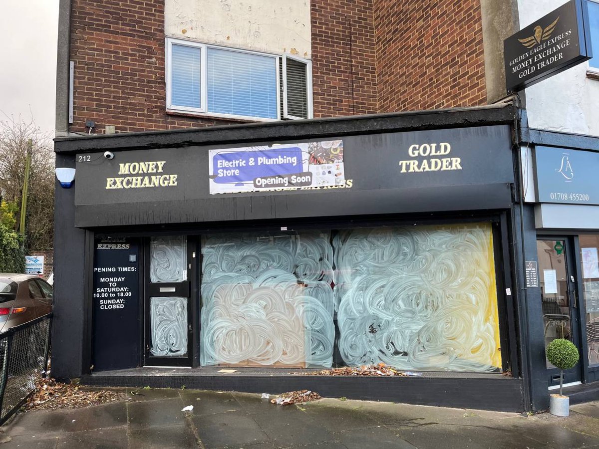 massandco's tweet photo. New to the market - Retail/Class E in HORNCHURCH https://t.co/juMzvKu0b6 #freeholdshopforsale #propertiesforsaleinhornchurch #freeholdcommercialproperty https://t.co/MVCNzZJw1q