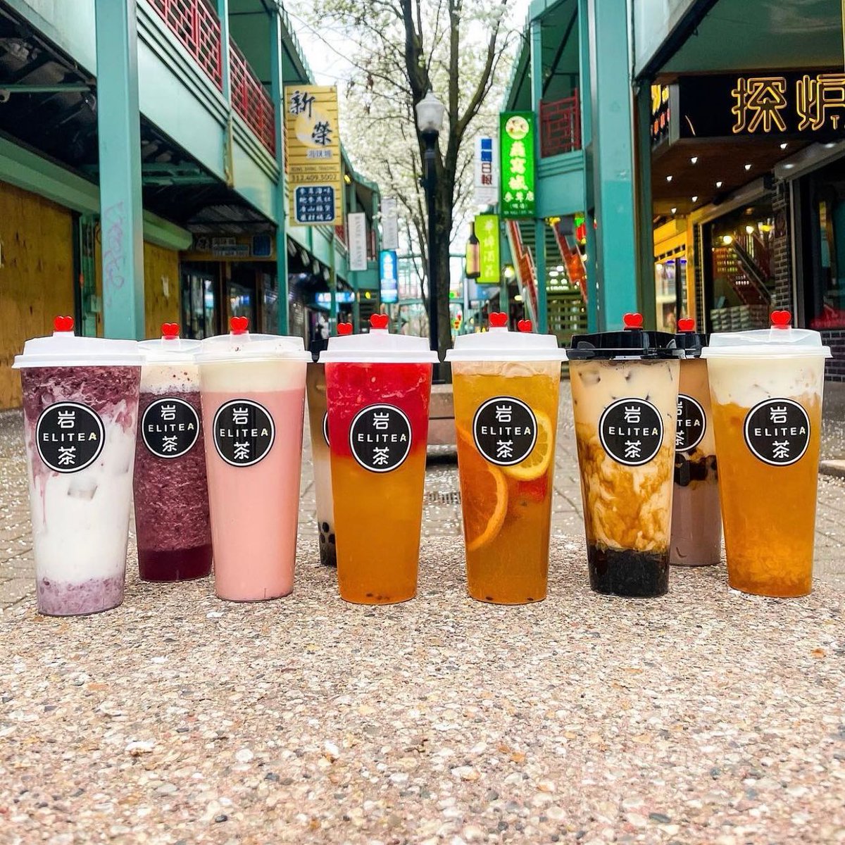 EliteBoba's tweet photo. Thanks for taking such beautiful picture! 😍😍😍💕💕💕 #boba #bobatea #chicago #illinois #best #drinks #milktea #tea #food #foodporn #foodie #foodphotography #elitea #chinatown #drinklocal #drinkstagram #happy https://t.co/81Se9RfL8G