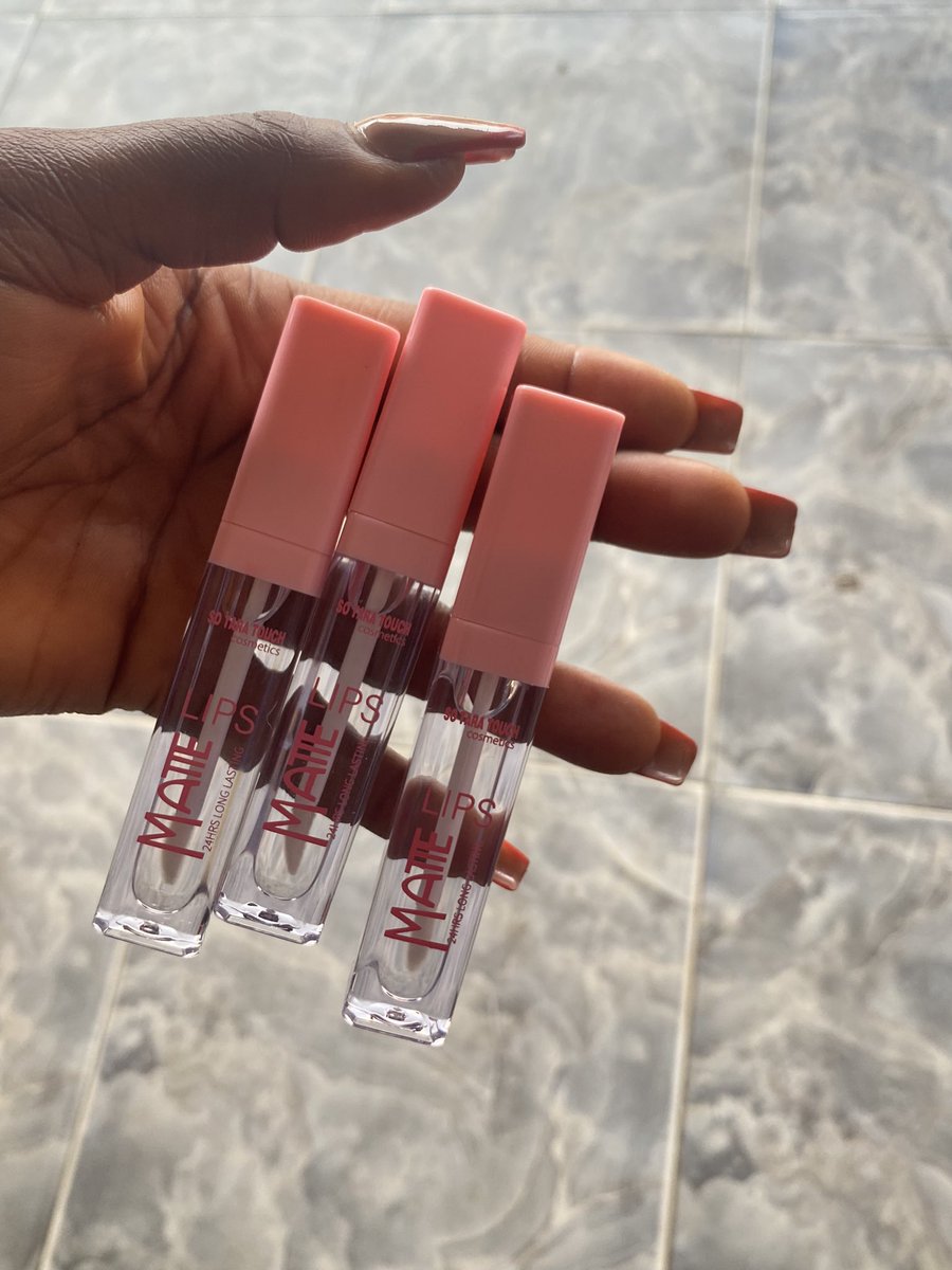 Soyi_Hadassah's tweet image. Lipgloss restocked. Selling fast and very long lasting. Ask around.
1.000 naira only.
Location:Abuja. Please buy for your girls friends, crushes, female friends and female followers.
