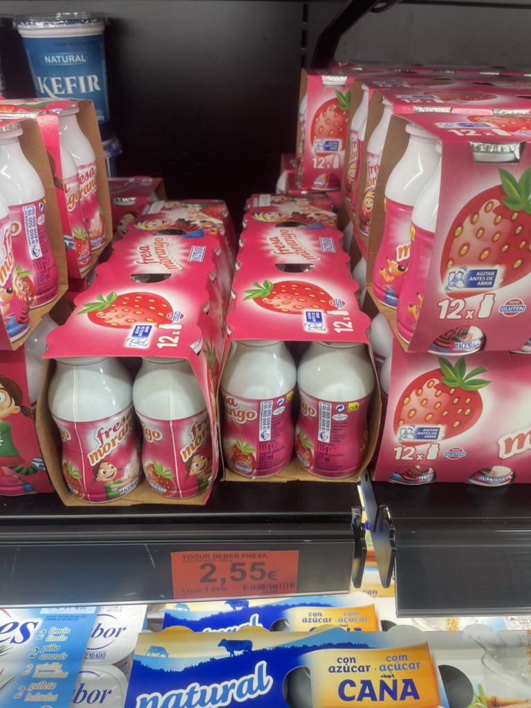 rafaspecchio's tweet photo. Muy fuerte @Mercadona como inflan los precios. Los mismos yogures que hace unos meses costaban 2€ ahora son 2,55€. Increíble!! https://t.co/daTjHK0wD7