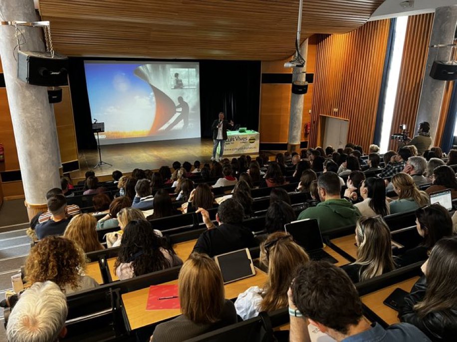 Feliz de un gran proyecto que sigue adelante después de pasar la pandemia. Recuperamos la esencia de trabajo en #mallorca Gracias al trabajo de <a href="/gogos20/">Miquel Flexas</a> y #colegioluisvives . Formación que transforma! Gracias a todos !