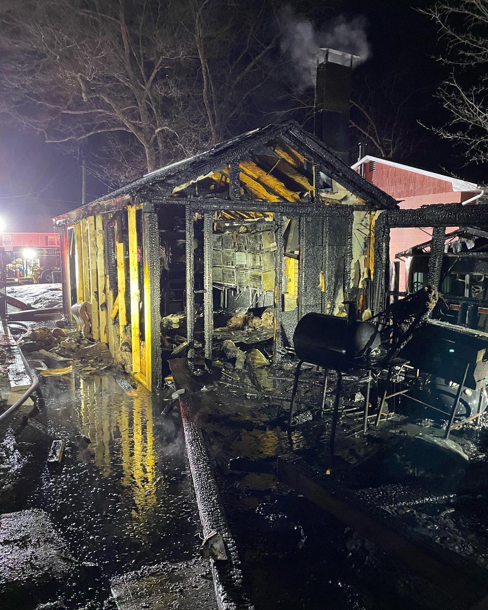 howellsfire21's tweet photo. Last Thursday howells units kept busy and operated at 2 structure fires. The first was a 3rd alarm fire in Circleville fire district that the tanker and squad responded too and a first due shed fire later that evening. https://t.co/XQQZfs2U6M
