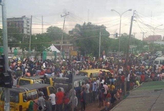 Protest at INEC office, Enugu. 

#RestoreOurMandate #NigeriaDecides #NigerianElections2023
