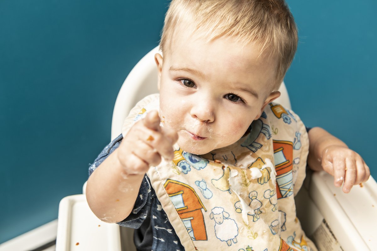 MPI_NL's tweet photo. Have you ever wondered what the meaning is of these little pointing gestures that your toddler uses?Research shows that these little points indicate that speech is on its way. New blog by @DilayKaradoller.   https://t.co/EDo8e18M1S https://t.co/tj1niEEXLm