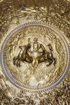 ThFerrier's tweet photo. Demain, c'est l'équinoxe de printemps qui ouvre l'année en Iran. Fête solaire dédiée notamment à Mehr (Mithra). A Rome, l'année commençait à l'origine le 1er mars, à l'anniversaire du père des Romains (et de Romulus), le dieu Mars. #21Mars https://t.co/iIFKXNUskZ