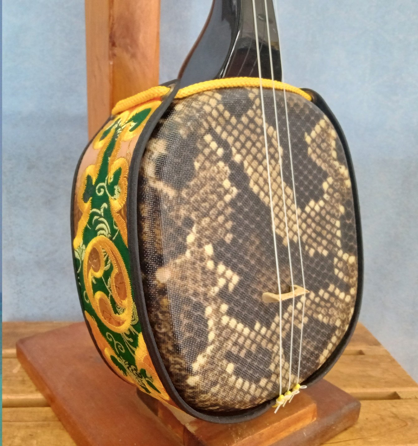 沖縄三線「琉線（りゅうせん）」RS-300