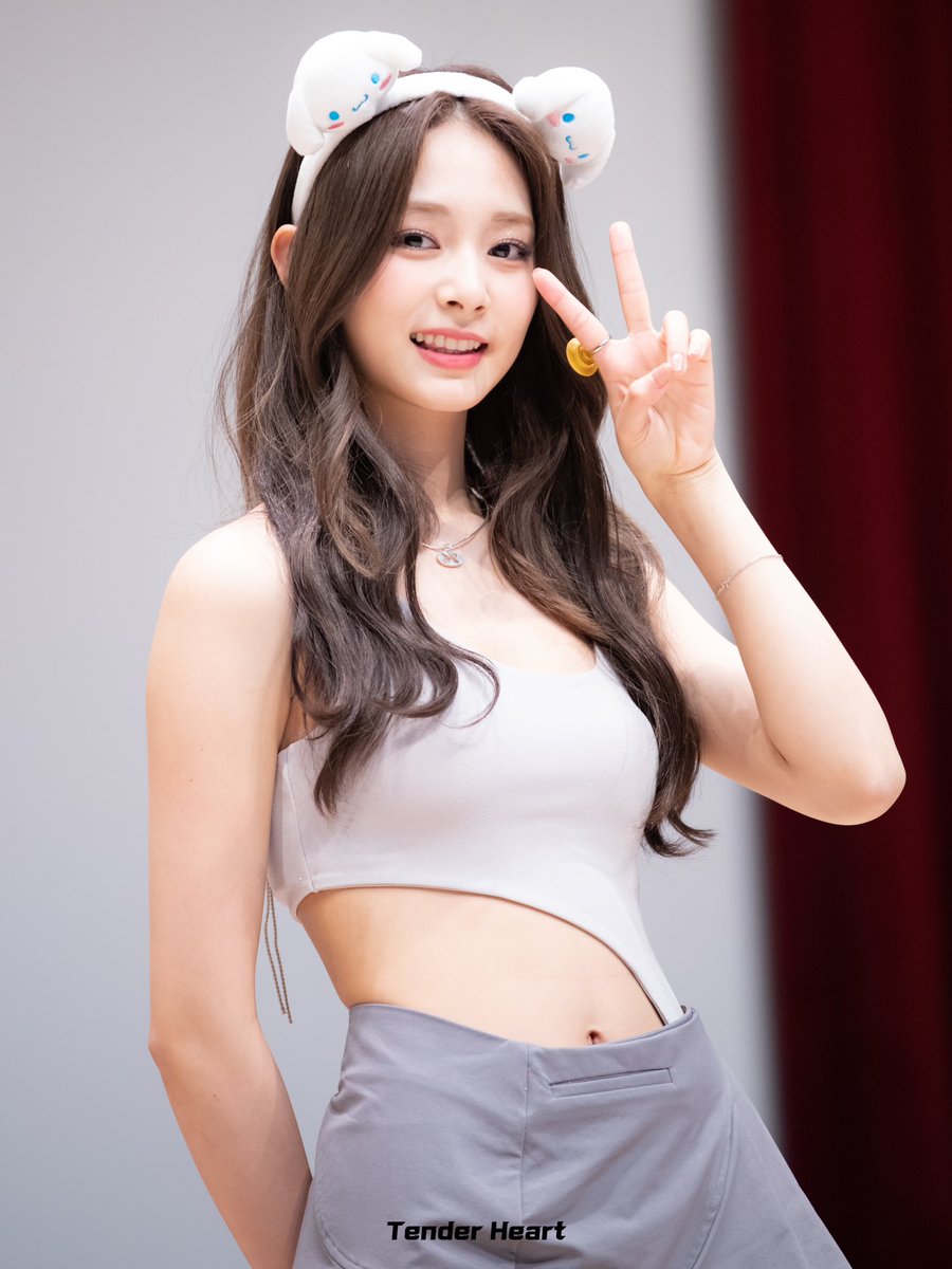 TenderHeart0614's tweet photo. 230319  HQ
👋✌️

#쯔위 #트와이 #TZUYU #TWICE #쯔버블 https://t.co/dsifkyIUab