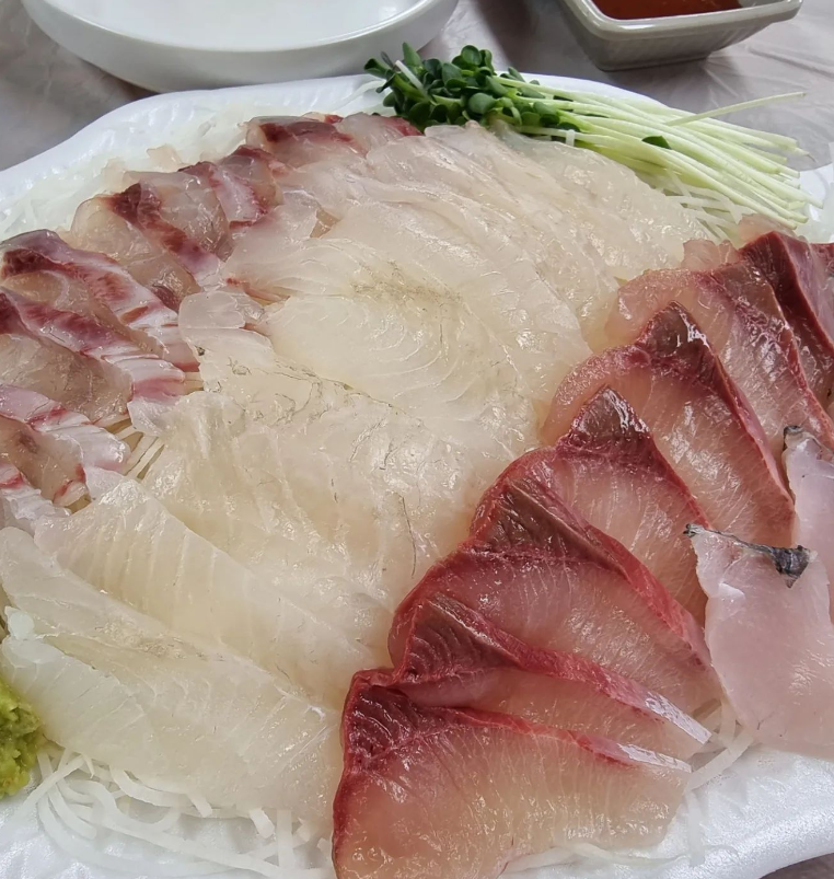 temalindex's tweet photo. 완벽했던 오늘 하루
평촌 농수산물 시장
가격도 괜찮고 살도 꽉 차고 
달달하니 너무너무 맛남!!!

#일상 #먹방 #해산물 #회 #꽃게 #대하 #맛집 #맛남 #냠냠 #행복 #좋아요 https://t.co/DlINaCPGND