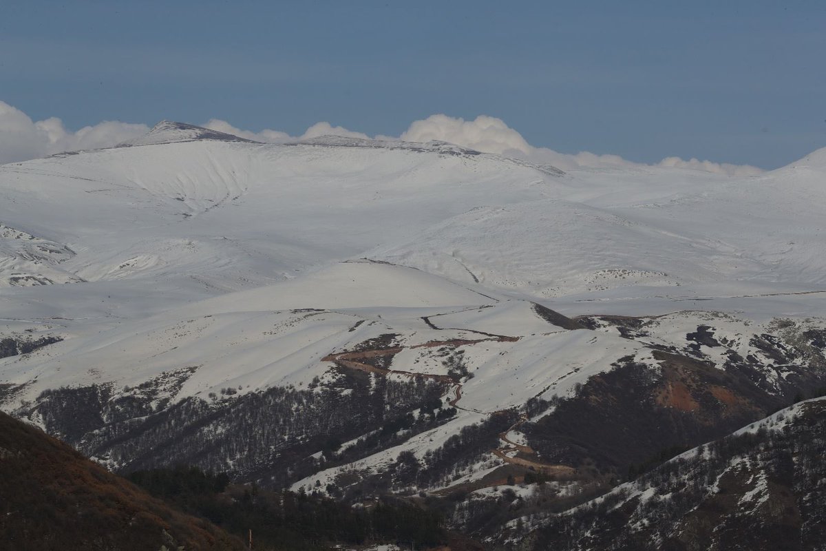#Armenia 🇦🇲 is a lone democracy in a difficult neighborhood. This is Lachin corridor - the only link for Nagorno-Karabakh to the outside. Now under blockade from #Baku.
A 2nd conflict is brewing in Europe - &amp; possibly ethnic cleaning in NK
Democracies must do more &amp; prevent this